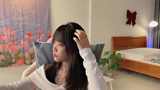 Snapshot of -rosiie- chatting on 03/05/25, 02:34 -rosiie- online show from 03/05/25, 02:34