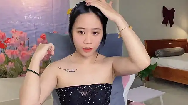 Snapshot of -rosiie- chatting on 03/12/25, 03:13 -rosiie- online show from 03/12/25, 03:13