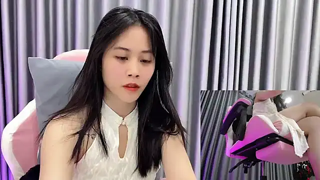 Snapshot of -rosiie- chatting on 03/18/25, 02:25 -rosiie- online show from 03/18/25, 02:25