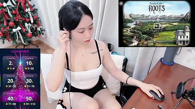 -rosiie- online show from 11/18/25, 03:01