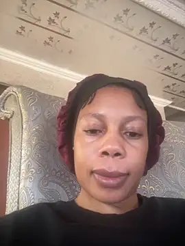 NAUGHTYSHALOTXX online show from 10/09/25, 09:18