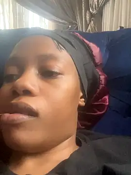 NAUGHTYSHALOTXX online show from 10/14/25, 10:05