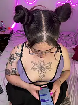 Mizztikaa online show from 01/17/25, 02:39