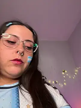 Snapshot of Mizztikaa chatting on 07/12/26, 12:56 Mizztikaa online show from 07/12/26, 12:56