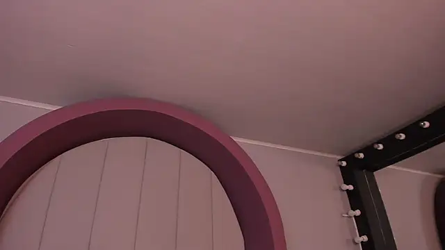 morganlake  online show from 10/31/25, 03:40