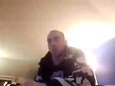 Snapshot of DrbigdickUK chatting on 12/20/24, 11:16 DrbigdickUK online show from 12/20/24, 11:16