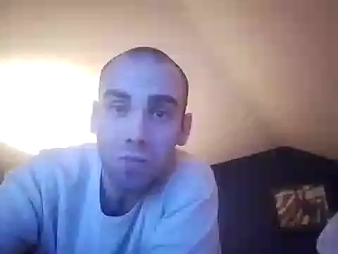 Snapshot of DrbigdickUK chatting on 12/22/24, 01:23 DrbigdickUK online show from 12/22/24, 01:23