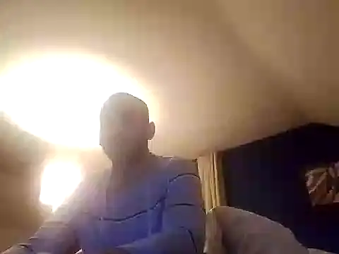 Snapshot of DrbigdickUK chatting on 12/26/24, 12:03 DrbigdickUK online show from 12/26/24, 12:03