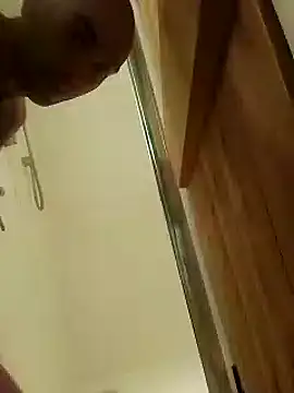 Snapshot of DrbigdickUK chatting on 12/29/24, 06:05 DrbigdickUK online show from 12/29/24, 06:05