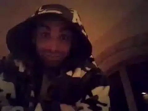 Snapshot of DrbigdickUK chatting on 01/02/25, 10:33 DrbigdickUK online show from 01/02/25, 10:33