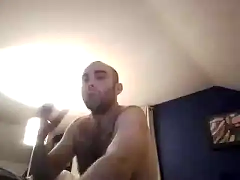 Snapshot of DrbigdickUK chatting on 01/04/25, 12:16 DrbigdickUK online show from 01/04/25, 12:16