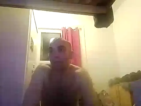 Snapshot of DrbigdickUK chatting on 02/28/25, 10:28 DrbigdickUK online show from 02/28/25, 10:28