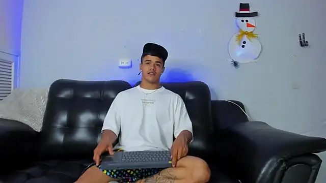 Rob saenz  online show from 12/30/24, 01:58