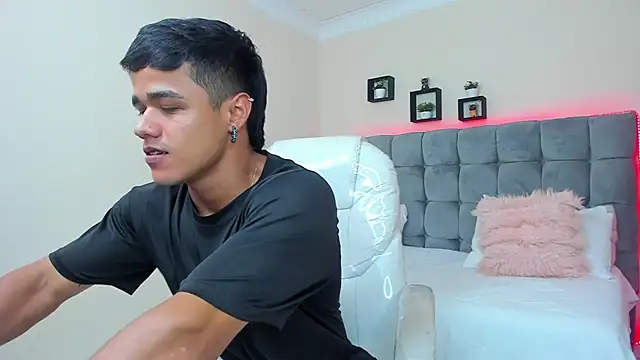 Rob saenz  online show from 02/26/25, 07:49