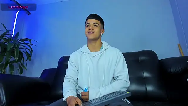 Rob saenz  online show from 09/20/25, 03:13