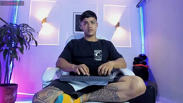 Rob saenz  online show from 11/10/25, 03:00