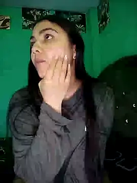 Snapshot of Nahiara_velez chatting on 05/20/26, 12:28 Nahiara velez online show from 05/20/26, 12:28