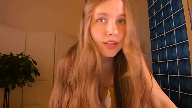 MaryannSoftt online show from 10/18/25, 03:35