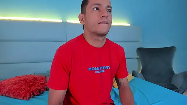 Snapshot of SophieRoyals chatting on 12/05/24, 04:12 SophieRoyals online show from 12/05/24, 04:12