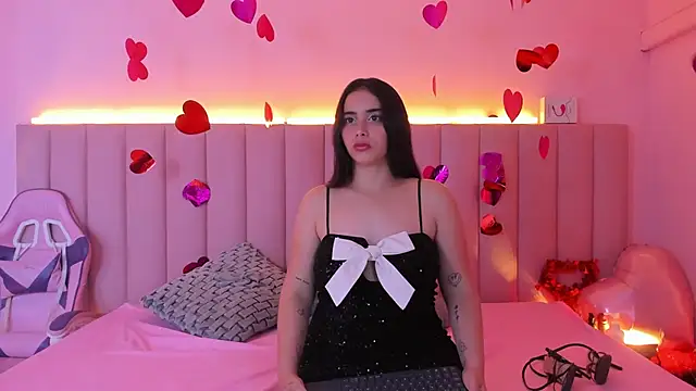 Snapshot of SophieRoyals chatting on 02/14/25, 01:08 SophieRoyals online show from 02/14/25, 01:08