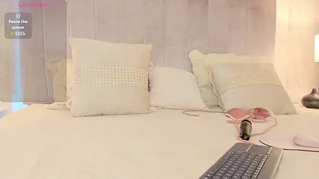 ashlyestone online show from 03/01/25, 04:15