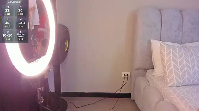 ashlyestone online show from 11/19/25, 05:02