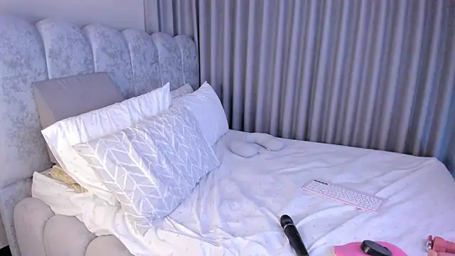 ashlyestone online show from 02/04/26, 12:49