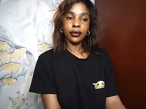 Snapshot of _Gyy_ chatting on 10/06/25, 08:23 Gyy online show from 10/06/25, 08:23