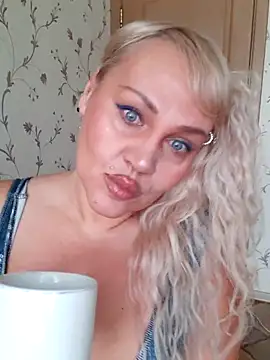 IsabellaBoni online show from 02/18/26, 07:37