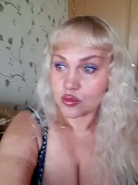 Snapshot of IsabellaBoni chatting on 04/25/26, 06:49 IsabellaBoni online show from 04/25/26, 06:49