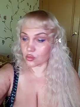 Snapshot of IsabellaBoni chatting on 05/14/26, 06:42 IsabellaBoni online show from 05/14/26, 06:42
