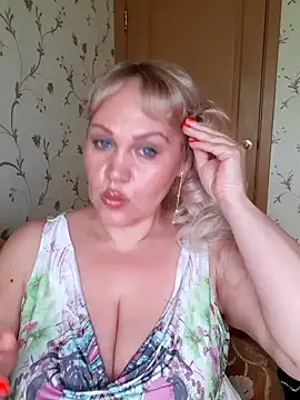 IsabellaBoni online show from 06/14/26, 07:10