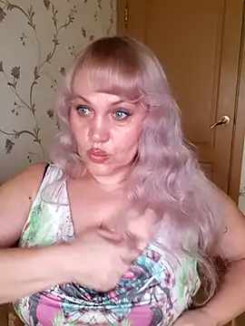 IsabellaBoni online show from 06/17/26, 06:49