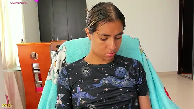 Kamilasalazar online show from 02/23/25, 02:04