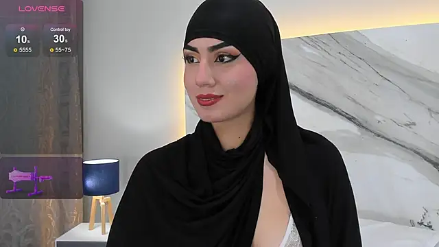 Snapshot of fatimarab chatting on 12/28/24, 04:30 fatimarab online show from 12/28/24, 04:30