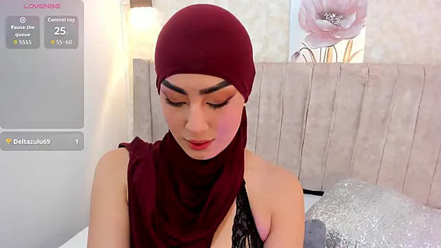 Snapshot of fatimarab chatting on 10/28/25, 08:00 fatimarab online show from 10/28/25, 08:00