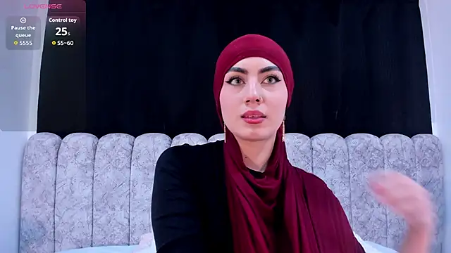 Snapshot of fatimarab chatting on 04/24/26, 08:00 fatimarab online show from 04/24/26, 08:00