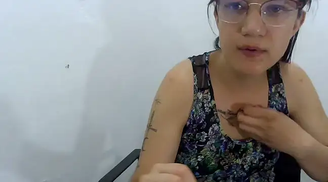 Snapshot of BLAKEandSUSANI chatting on 02/05/25, 07:18 BLAKEandSUSANI online show from 02/05/25, 07:18