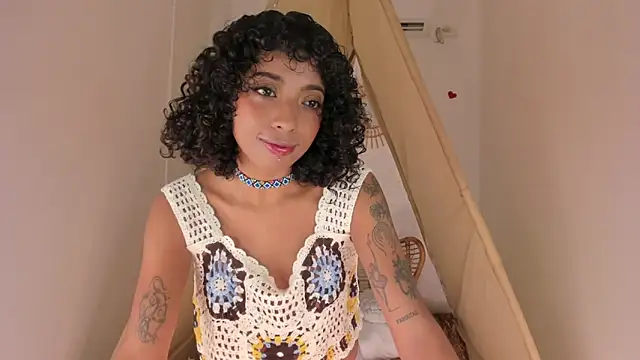 Ariella Ruiz online show from 09/20/25, 12:50