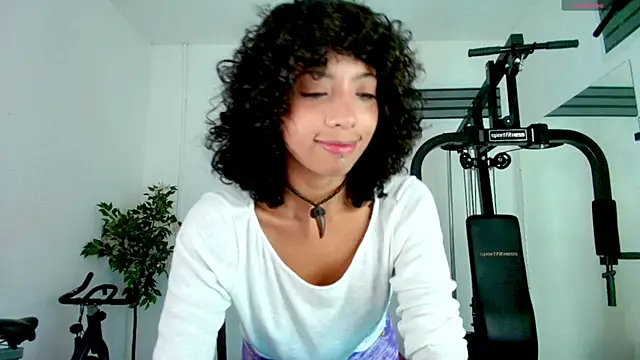 Ariella Ruiz online show from 01/11/26, 12:21