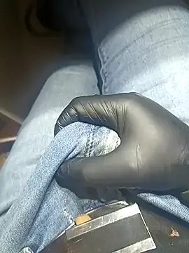 Snapshot of franko1987 chatting on 12/06/24, 02:57 franko1987 online show from 12/06/24, 02:57