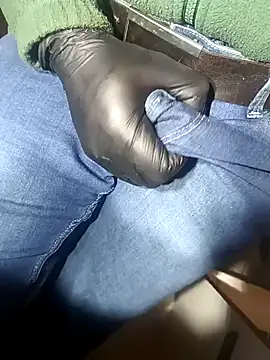 Snapshot of franko1987 chatting on 01/28/25, 11:28 franko1987 online show from 01/28/25, 11:28