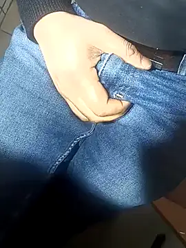 Snapshot of franko1987 chatting on 03/07/25, 04:35 franko1987 online show from 03/07/25, 04:35