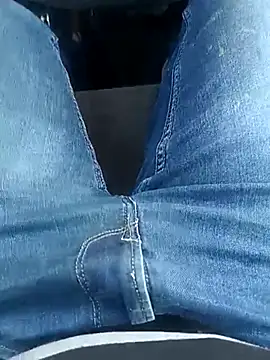 Snapshot of franko1987 chatting on 03/10/25, 10:26 franko1987 online show from 03/10/25, 10:26