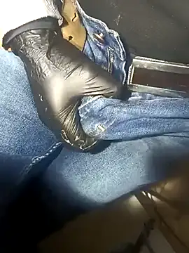 Snapshot of franko1987 chatting on 03/17/25, 05:12 franko1987 online show from 03/17/25, 05:12