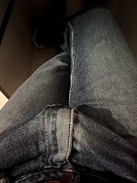 Snapshot of franko1987 chatting on 11/17/25, 05:24 franko1987 online show from 11/17/25, 05:24