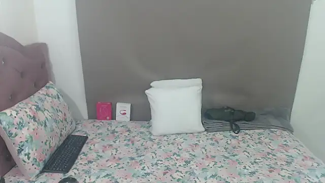 kimberlyjamexxx online show from 06/15/26, 10:12