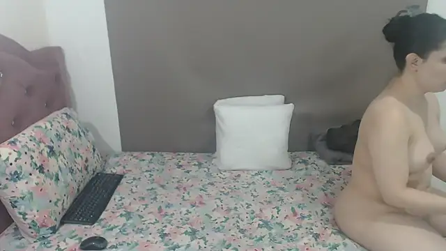 Snapshot of kimberlyjamexxx chatting on 07/09/26, 02:04 kimberlyjamexxx online show from 07/09/26, 02:04