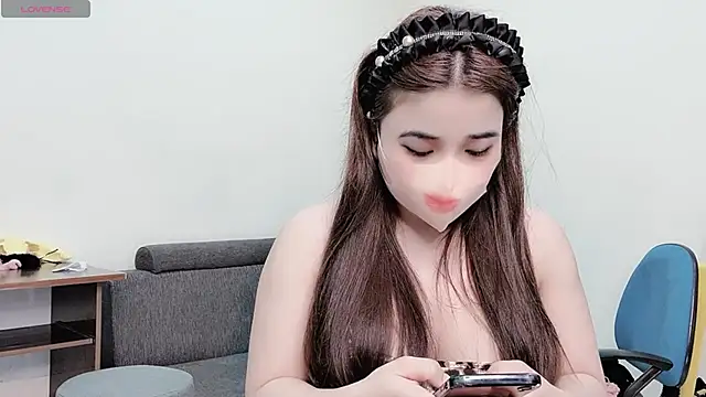 LyLy Office online show from 12/26/24, 03:38