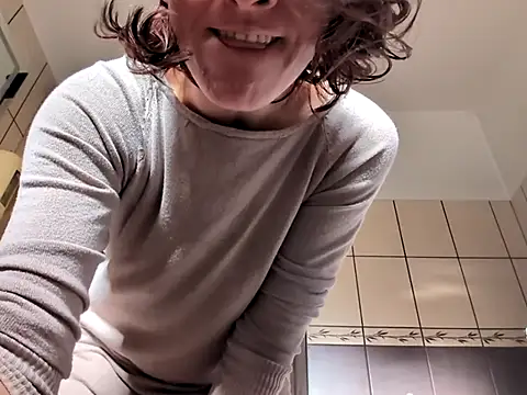 Milky hairy mommy online show from 09/29/25, 06:51